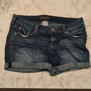 Decree denim shorts size 9 dark wash